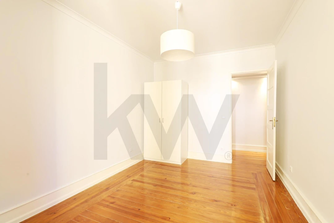Apartamento T5 para Venda em Avenidas Novas Foto 32