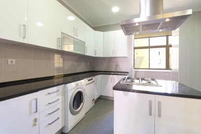 Apartamento T5 para Venda em Avenidas Novas