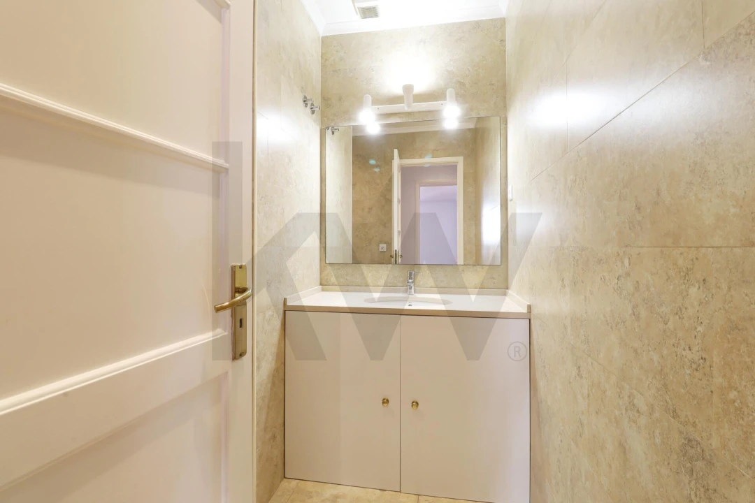Apartamento T5 para Venda em Avenidas Novas Foto 47
