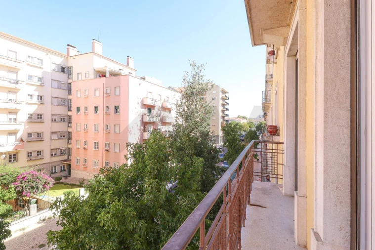Apartamento T5 para Venda em Avenidas Novas Foto 18