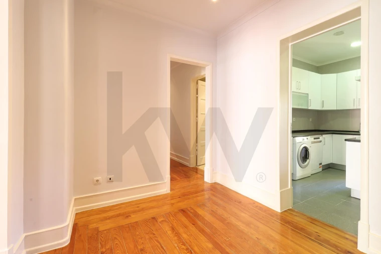 Apartamento T5 para Venda em Avenidas Novas Foto 14