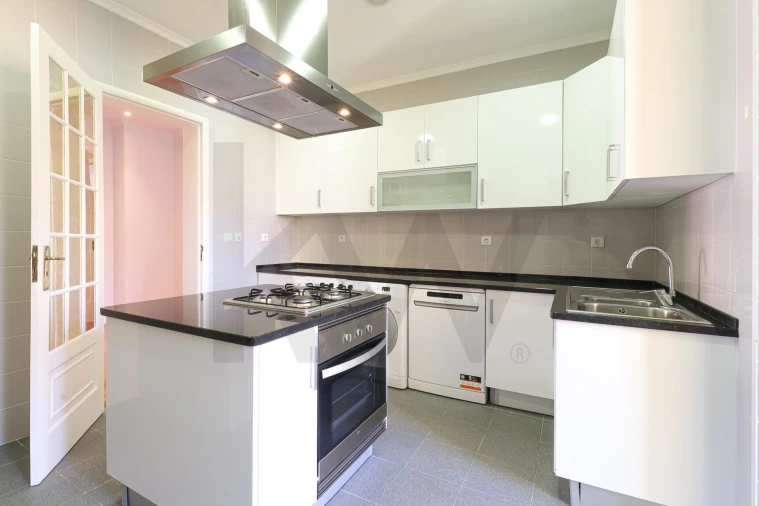 Apartamento T5 para Venda em Avenidas Novas Foto 21