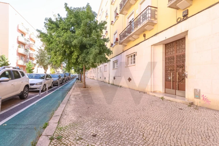 Apartamento T5 para Venda em Avenidas Novas Foto 53