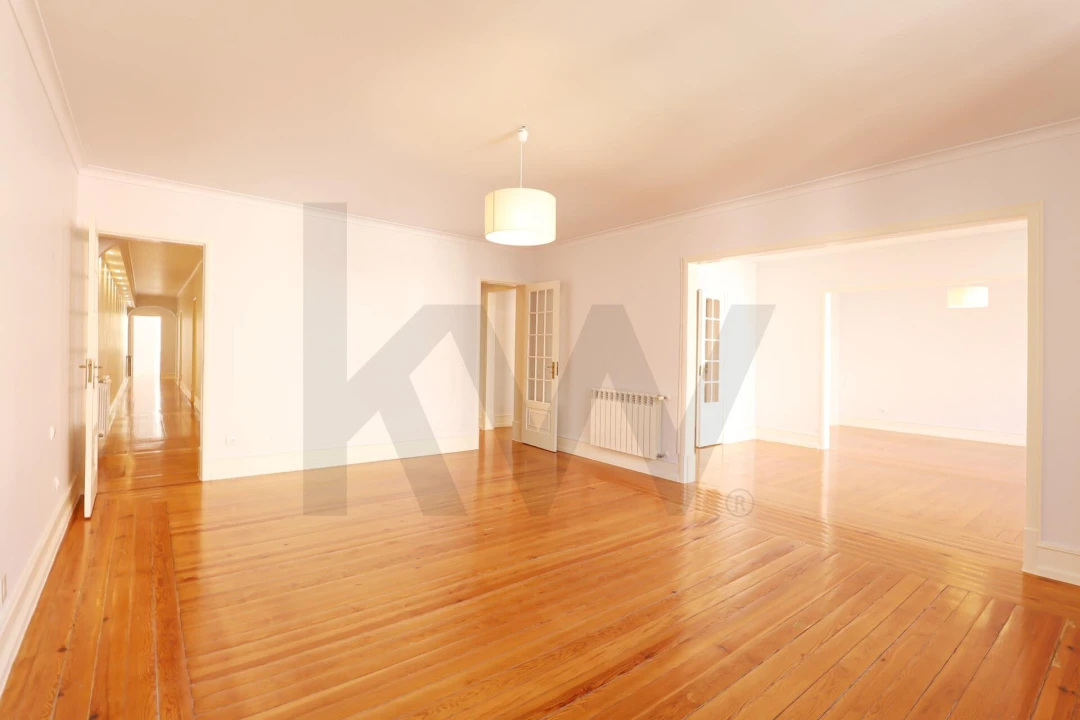 Apartamento T5 para Venda em Avenidas Novas Foto 1