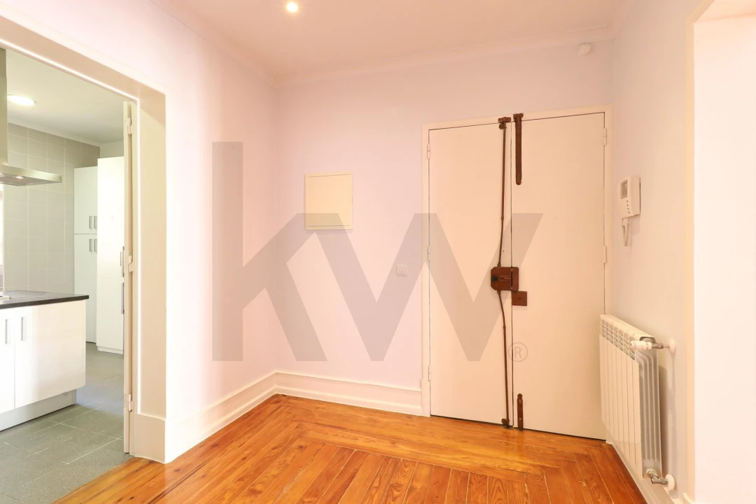 Apartamento T5 para Venda em Avenidas Novas Foto 16
