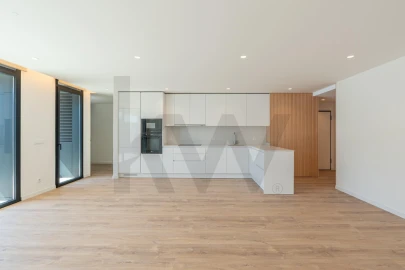 Apartamento T3 para Venda em Glória e Vera Cruz