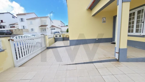 Moradia T3 para Venda em Nordeste