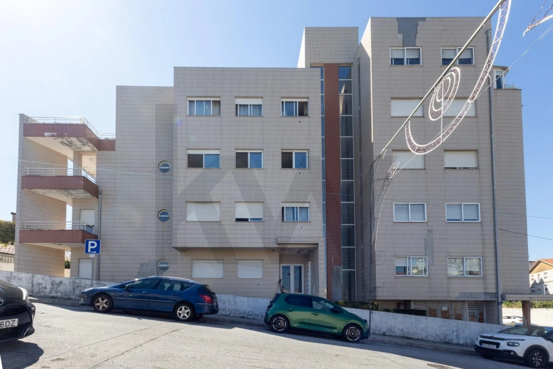 Apartamento T2 para Venda em Oliveira do Douro Foto 1