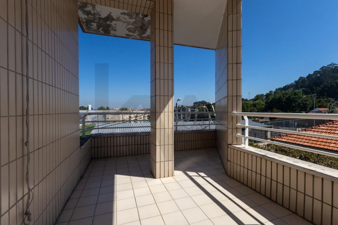 Apartamento T2 para Venda em Oliveira do Douro Foto 24