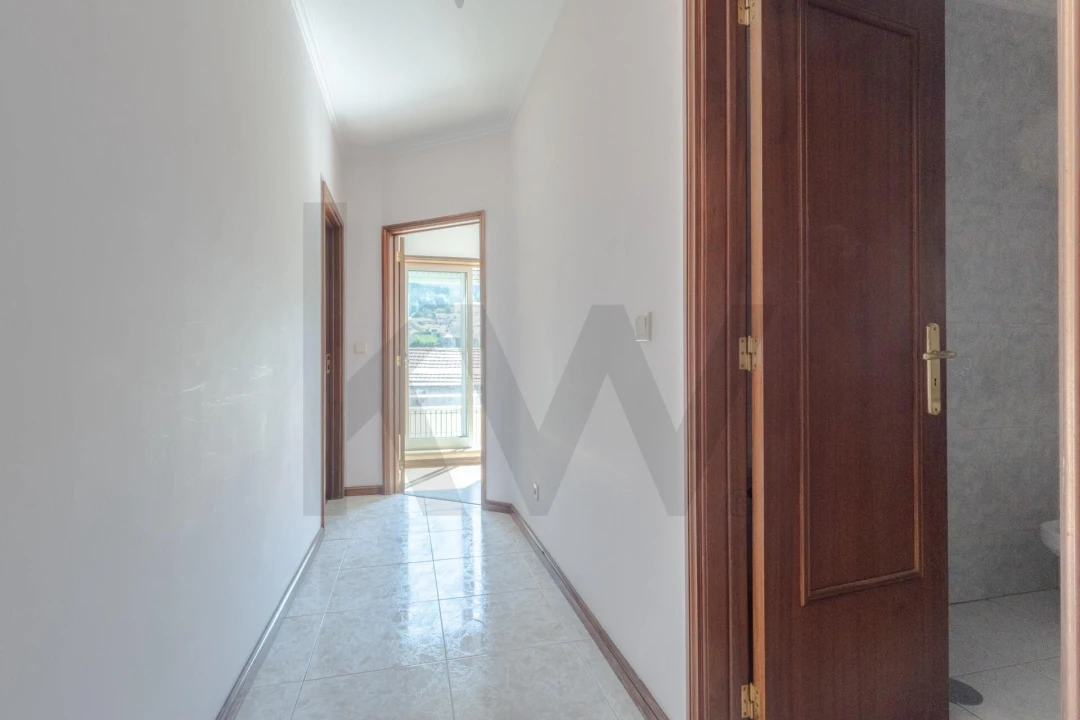 Apartamento T2 para Venda em Oliveira do Douro Foto 13