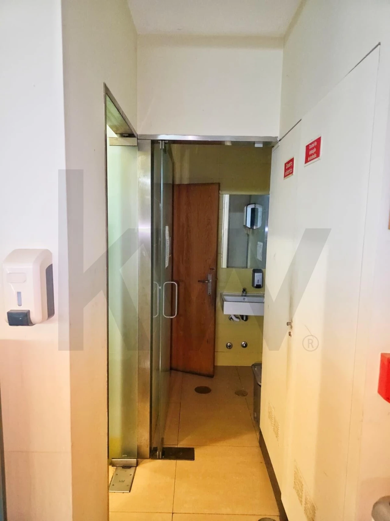 Loja para Trespasse em Santa Marinha e São Pedro da Afurada Foto 3