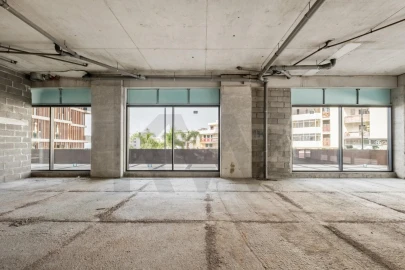 Loja para Arrendamento em São Martinho