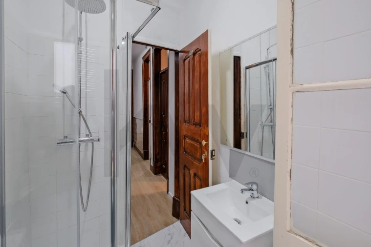 Apartamento T4 para Arrendamento em Areeiro Foto 16