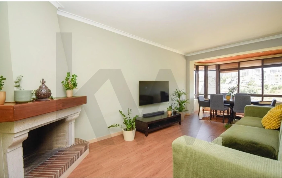 Apartamento T3 para Venda em Loures Foto 1