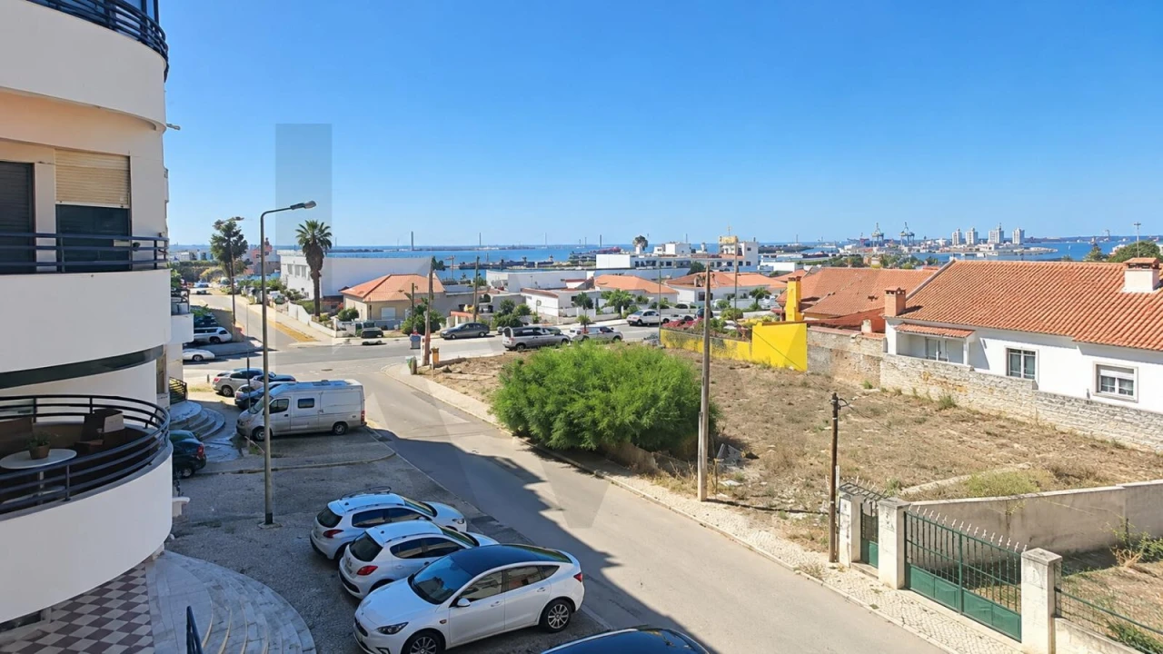 Apartamento T1 para Venda em Costa da Caparica Foto 9