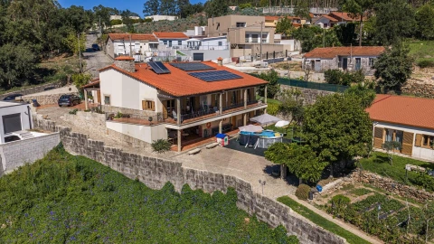 Quinta T3 para Venda em Folgosa