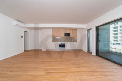 Apartamento T2 para Venda em Santo António dos Cavaleiros e Frielas