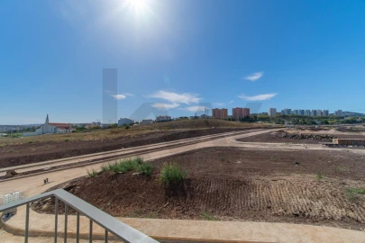 Apartamento T2 para Venda em Santo António dos Cavaleiros e Frielas