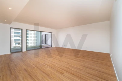 Apartamento T2 para Venda em Santo António dos Cavaleiros e Frielas