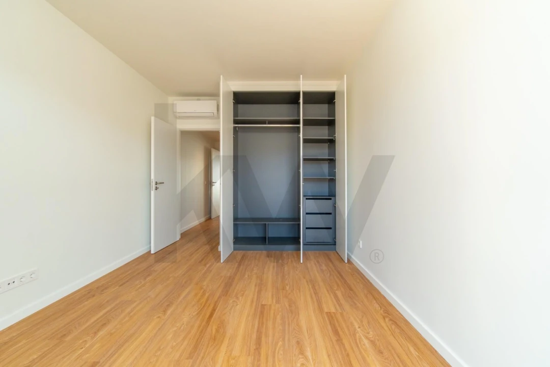 Apartamento T2 para Venda em Santo António dos Cavaleiros e Frielas Foto 21