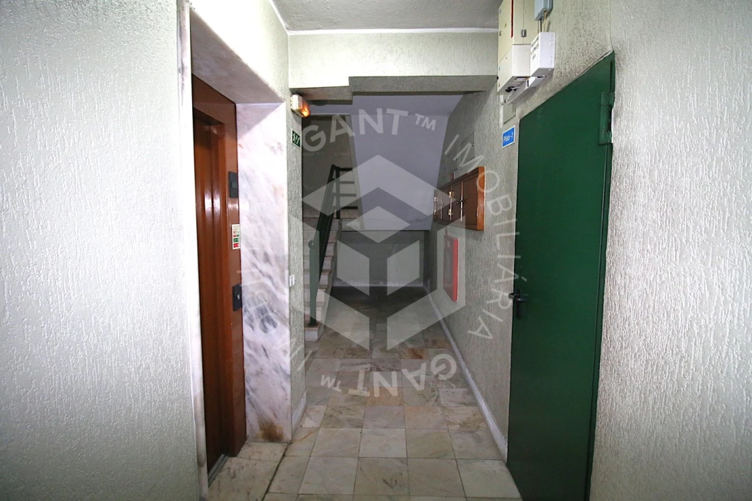 Garagem para Venda em Charneca de Caparica e Sobreda Foto 15