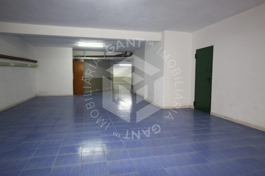 Garagem para Venda em Charneca de Caparica e Sobreda Foto 2