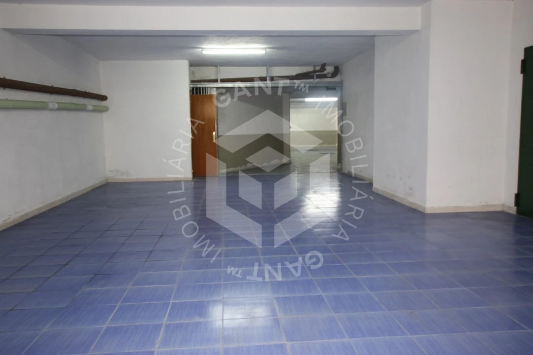 Garagem para Venda em Charneca de Caparica e Sobreda Foto 3