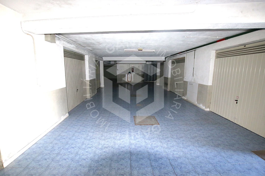 Garagem para Venda em Charneca de Caparica e Sobreda Foto 7