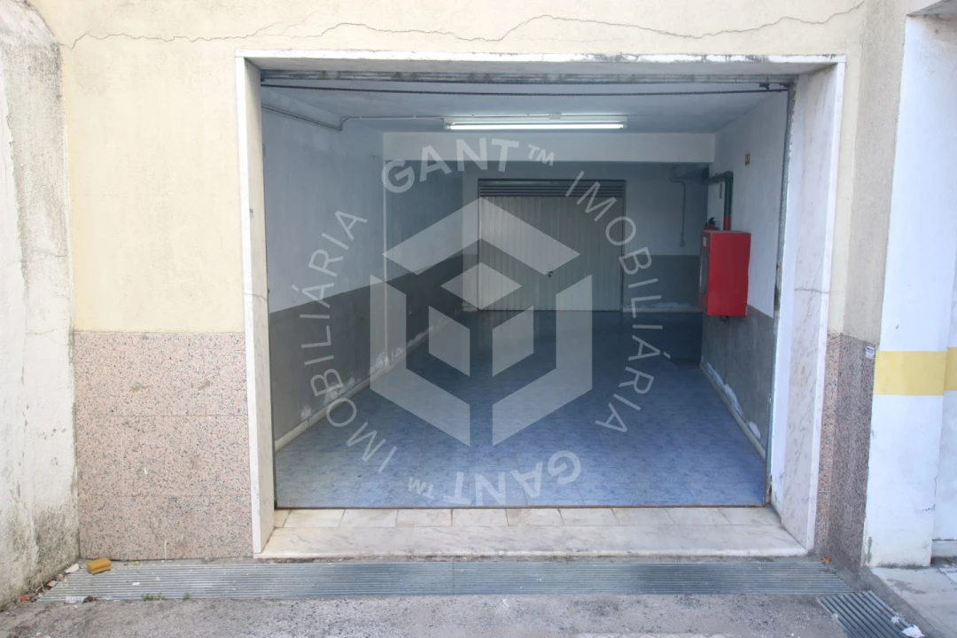 Garagem para Venda em Charneca de Caparica e Sobreda Foto 11
