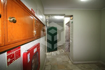 Garagem para Venda em Charneca de Caparica e Sobreda