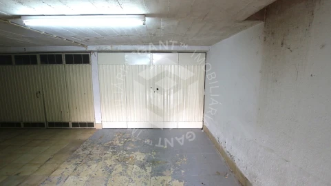 Garagem para Venda em Costa da Caparica
