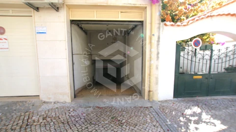 Garagem para Venda em Costa da Caparica