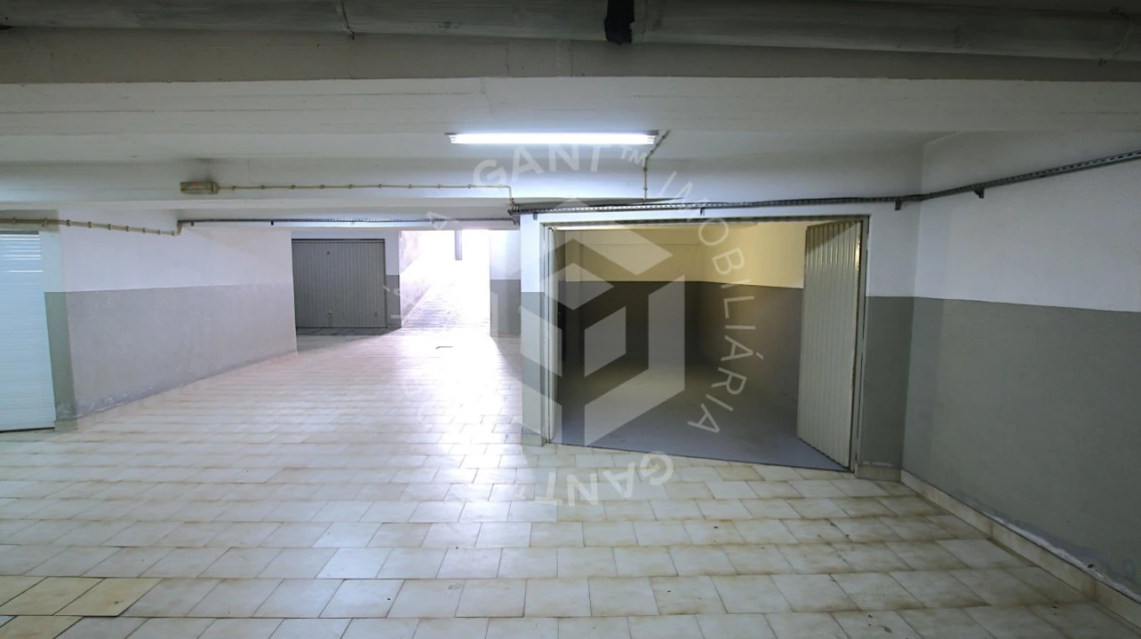 Garagem para Venda em Costa da Caparica Foto 2