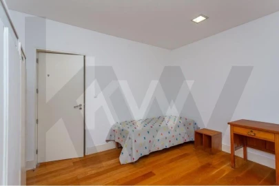 Apartamento T4 para Arrendamento em São Vicente