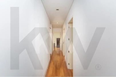 Apartamento T4 para Arrendamento em São Vicente