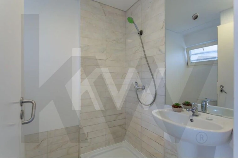 Apartamento T4 para Arrendamento em São Vicente Foto 16