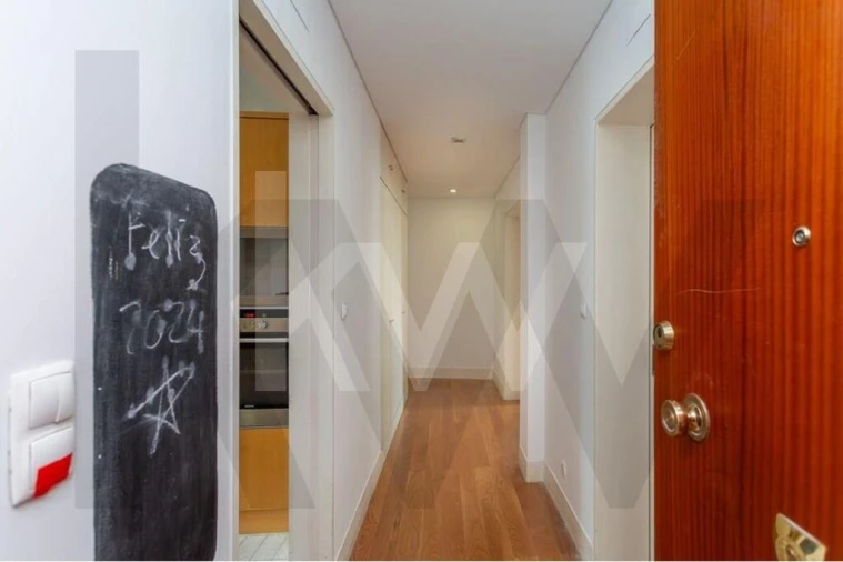 Apartamento T4 para Arrendamento em São Vicente Foto 2