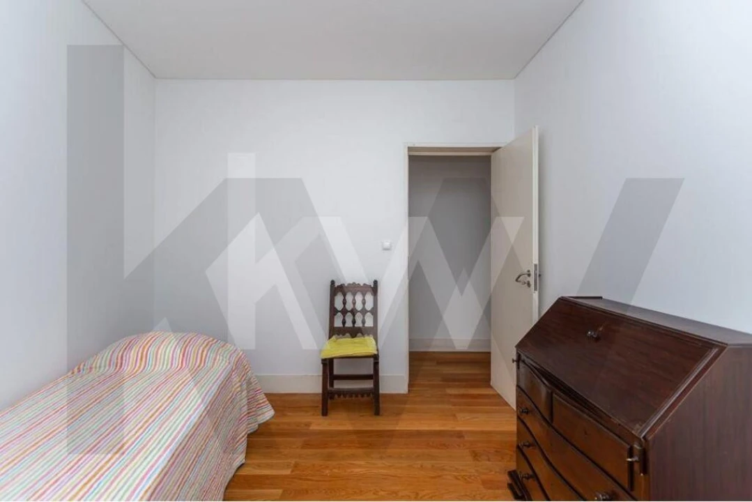 Apartamento T4 para Arrendamento em São Vicente Foto 8