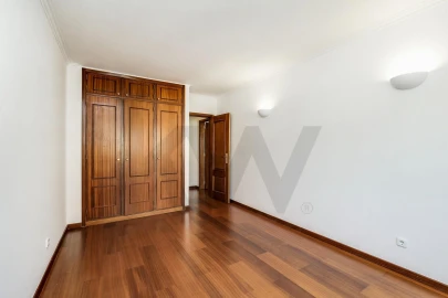 Apartamento T4 para Arrendamento em Lumiar