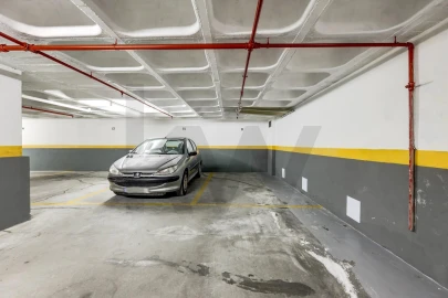 Apartamento T4 para Arrendamento em Lumiar