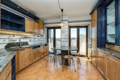 Apartamento T4 para Arrendamento em Lumiar