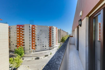 Apartamento T4 para Arrendamento em Lumiar