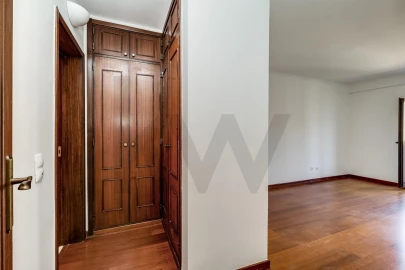 Apartamento T4 para Arrendamento em Lumiar