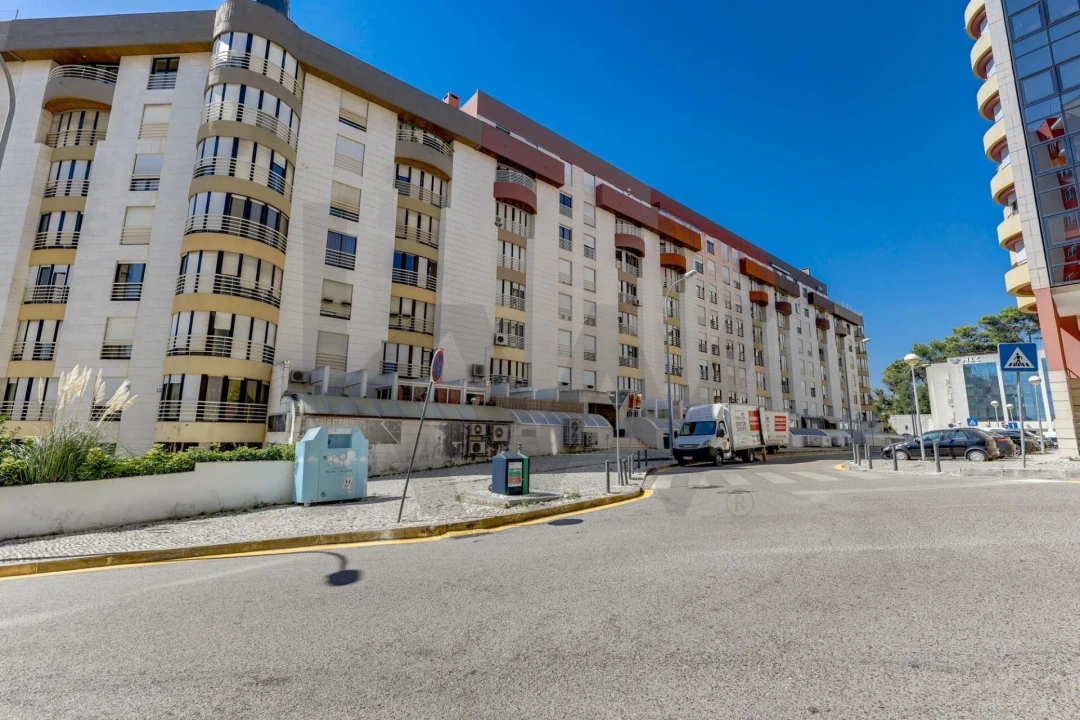 Apartamento T4 para Arrendamento em Lumiar Foto 24