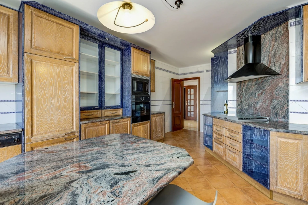 Apartamento T4 para Arrendamento em Lumiar Foto 8