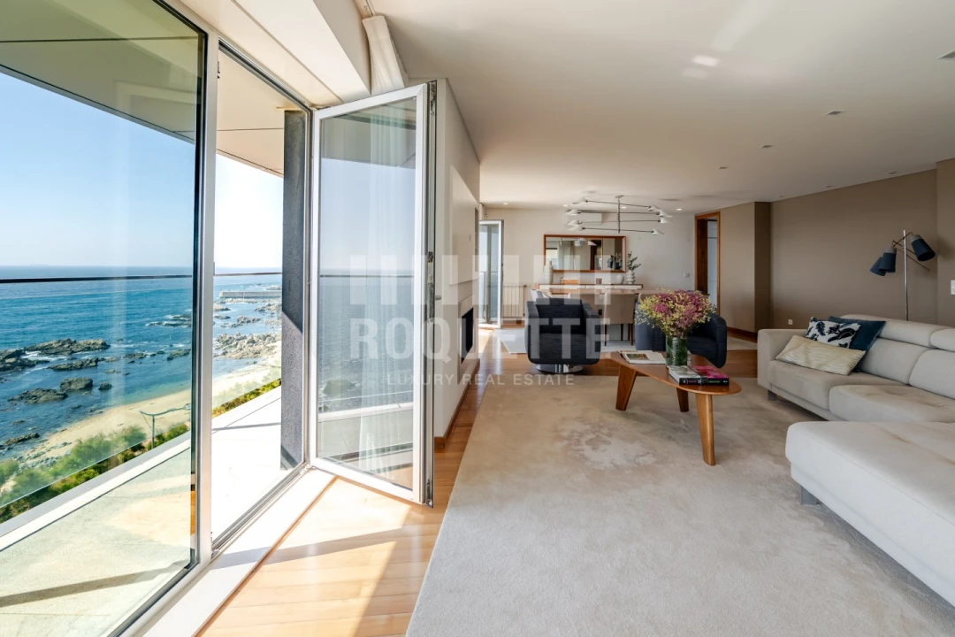 Apartamento T4 para Venda em Aldoar, Foz do Douro e Nevogilde Foto 1