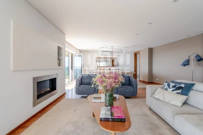 Apartamento T4 para Venda em Aldoar, Foz do Douro e Nevogilde