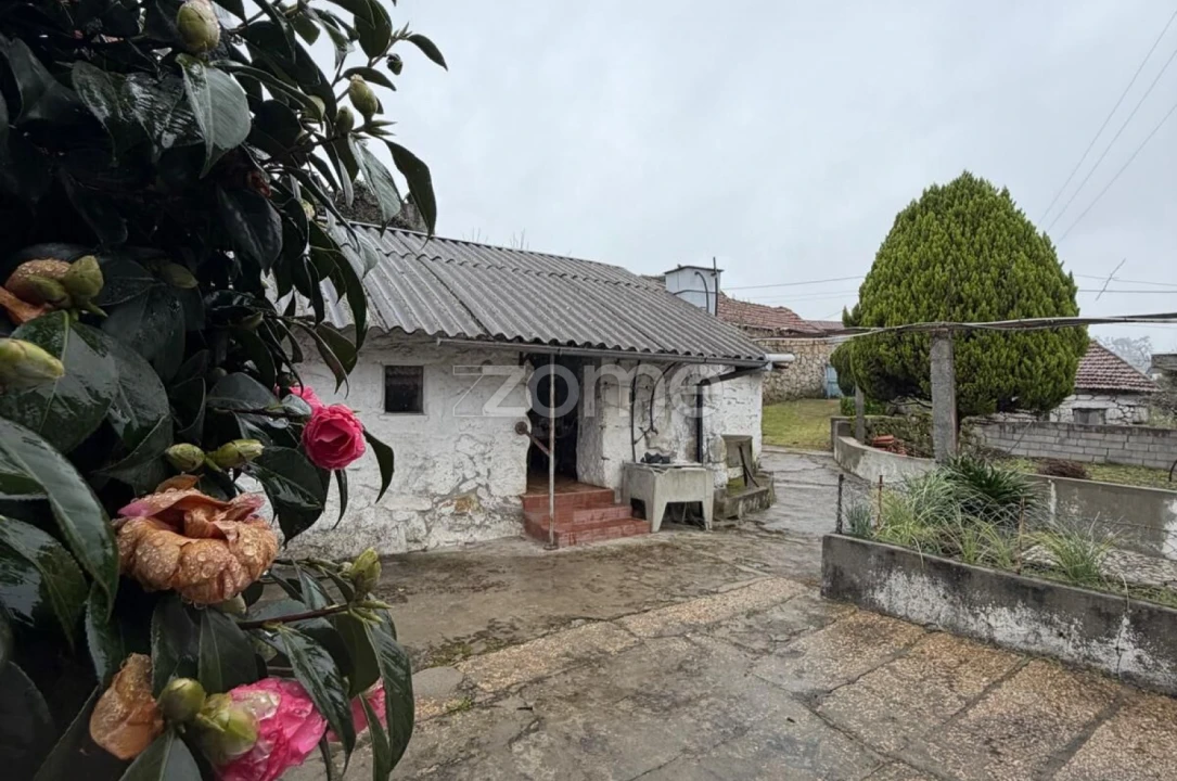 Moradia T2 para Venda em Eja Foto 10