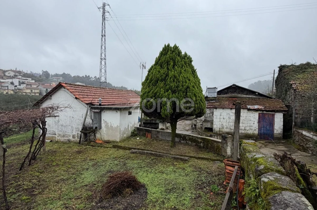 Moradia T2 para Venda em Eja Foto 1