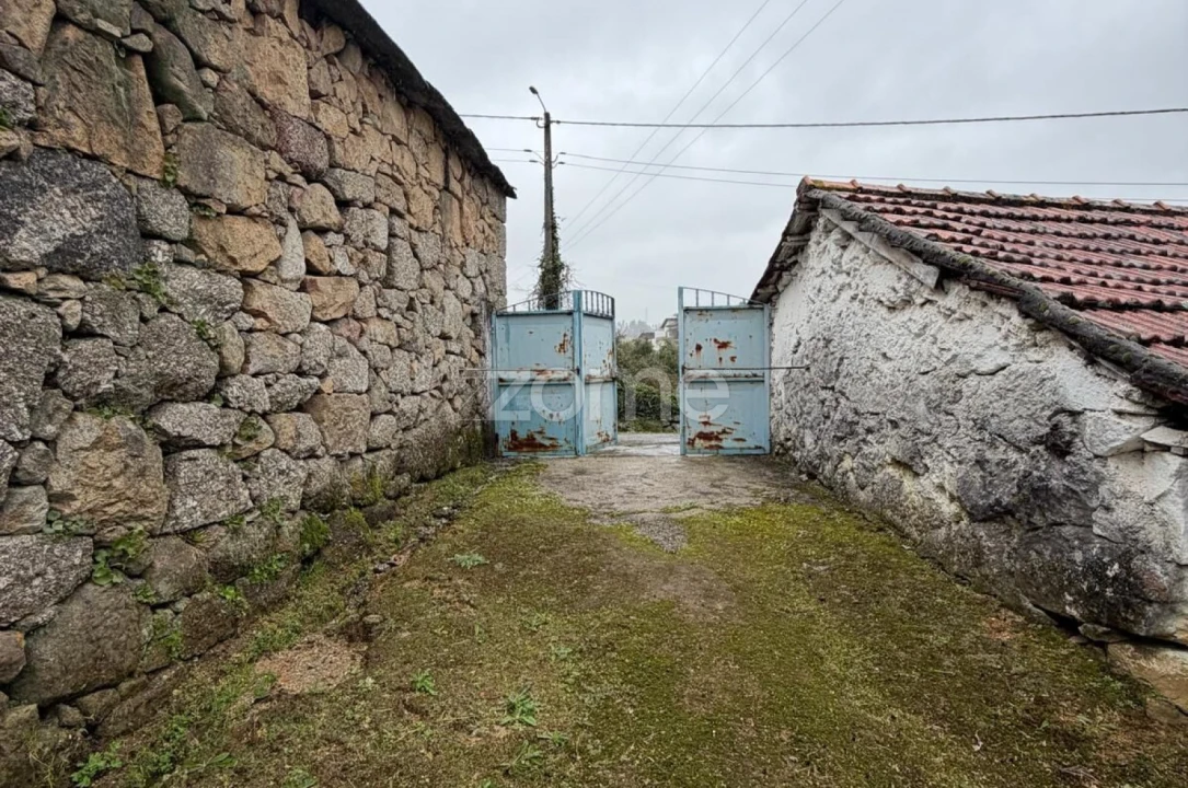 Moradia T2 para Venda em Eja Foto 4